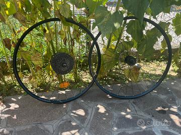 Coppia di ruote gravel complete