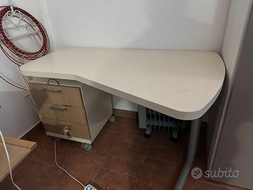SCRIVANIA IN LEGNO MASSELLO E METALLO + SEDIA