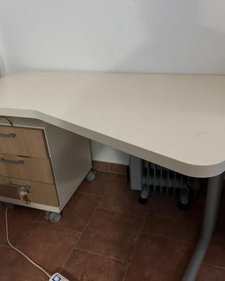 SCRIVANIA IN LEGNO MASSELLO E METALLO + SEDIA