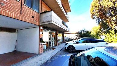 Immobile di 90 m² con 1 locale a Foligno