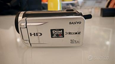 Sanyo Xacti Dual Camera VPC-TH1 HD Camcorder Video