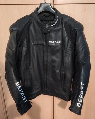 Giubbotto moto in pelle.