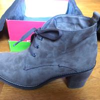 Stivaletto scamosciato