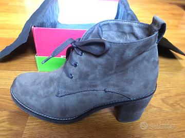 Stivaletto scamosciato