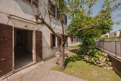 ORIAGO porzione da ristrutturare R530-D