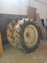 Gomme trattore con cerchi