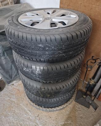 cerchi con gomme clio 4 185.65.15