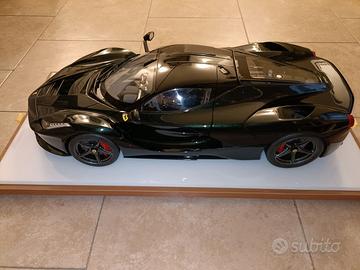FERRARI   LAFERRARI   1/8