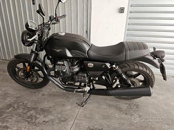 Moto Guzzi V7 Stone 850