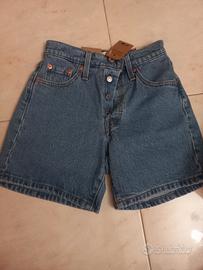 Jeans Levis nuovi taglia 23 con cartellino