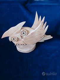 Scultura artigianale in legno.