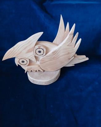 Scultura artigianale in legno.