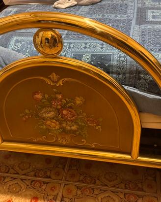 Lettini in ottone vintage con decoro