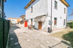 VILLA SINGOLA A BORGO VIRGILIO