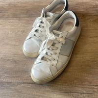 Scarpe sportive numero 43