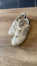 Scarpe sportive numero 43