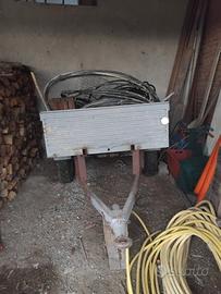 Rimorchio agricolo inutilizzato