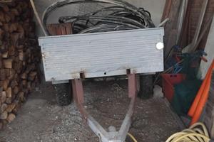 Rimorchio agricolo inutilizzato