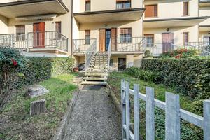 VILLA A SCHIERA A GATTATICO