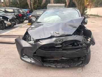 Toyota Yaris 1.5 Hybrid 5 porte Trend AUTO SINISTR