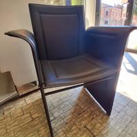 Poltrona di design in cuoio nera