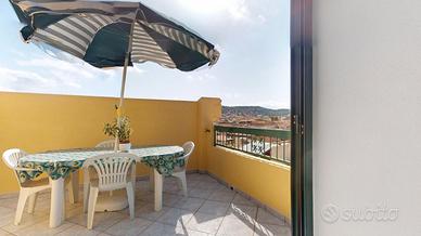 Villasimius - Trivano con terrazzino a livello