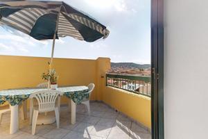 Villasimius - Trivano con terrazzino a livello