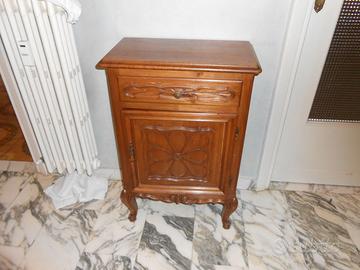 Tavolino in noce stile barocco