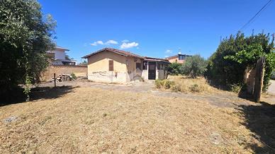 CASA INDIPENDENTE A LATINA