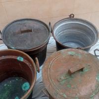 Antiche Pentole in Rame con Coperchio
