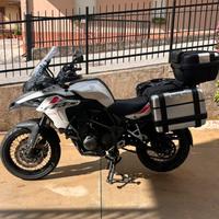 Benelli Trk 502 x (bianca e rossa)