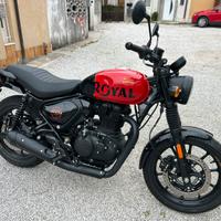 moto da turismo splendida e maneggevole seminuova