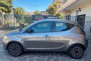 Lancia Ypsilon 1.2 69 CV 5 porte S&S Platinum