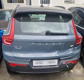 Volvo xc40 recharge anno 2022 per ricambi (2a)