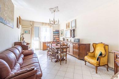 Ampio ultimo piano con terrazza