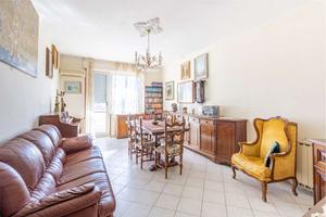 Ampio ultimo piano con terrazza