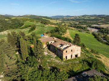 Rustico / Casale di 1200 m² con box auto a Volterr
