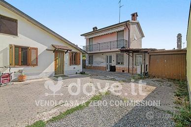 Casa indipendente di 65 m² con 2 locali e posto au
