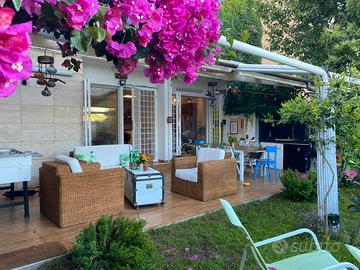 EUR 4 camere, 3 bagni, aria c, giardino, garage x2