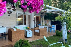 EUR 4 camere, 3 bagni, aria c, giardino, garage x2