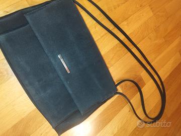 Borsa nera comoda e morbida