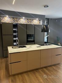 Cucina EXPO con isola - Elettrodomestici BOSCH