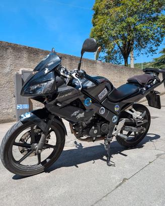Moto - Honda CBR 125 R
