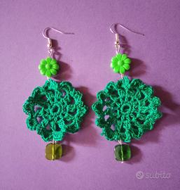 orecchini realizzati a uncinetto 