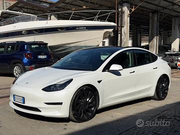 TESLA Model 3 Long Range AWD Performance