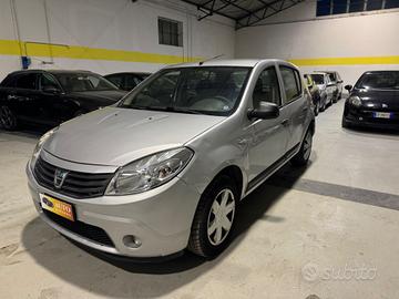 Dacia Sandero 1.2 16V GPL 75CV Embleme