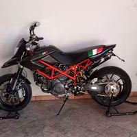 Ducati hypermotard 1100 evo