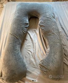 Cuscino gravidanza e allartamento