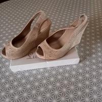 sandali in camoscio con strass