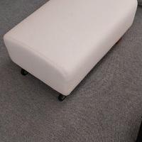 Pouf CTS bianco, misure 72x46 h38.